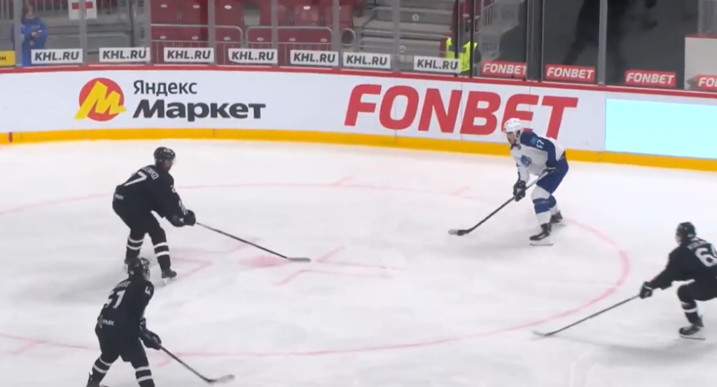 «Белые Медведи» обыграли «Снежных Барсов»