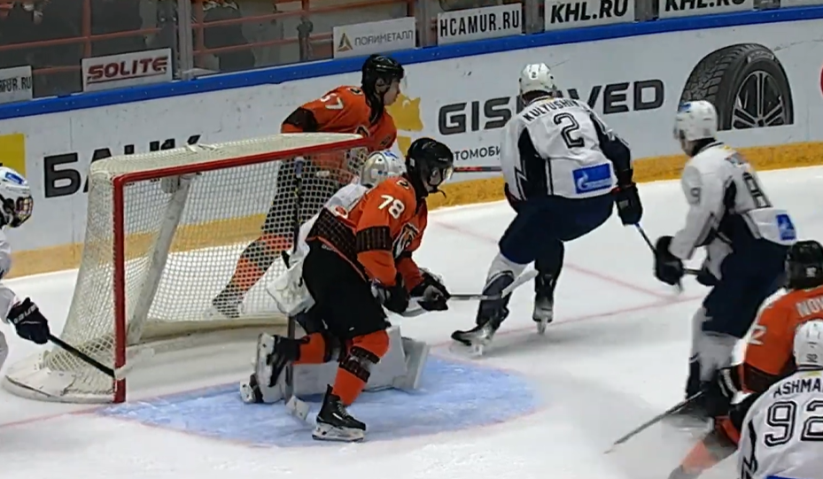 Динамо СПб уверенно победило Амурских Тигров в гостях