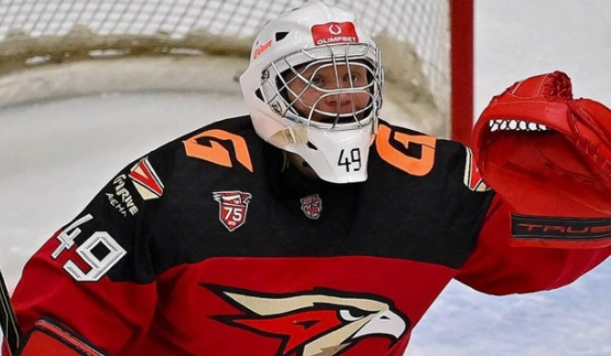 Юный вратарь «Омских Ястребов» вошёл в историю МХЛ