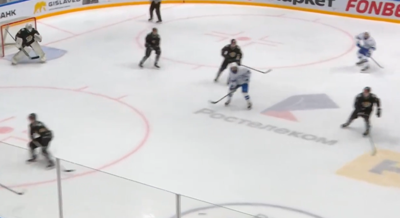 Московское «Динамо» уверенно победило «Тайфун» во Владивостоке