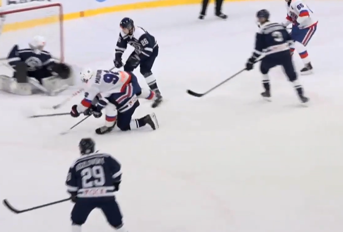 Динамо-Карелия вырвала победу у Академии СКА в овертайме