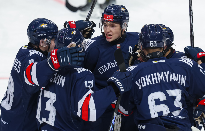 Стальные Лисы примут Красную Армию в центральном матче